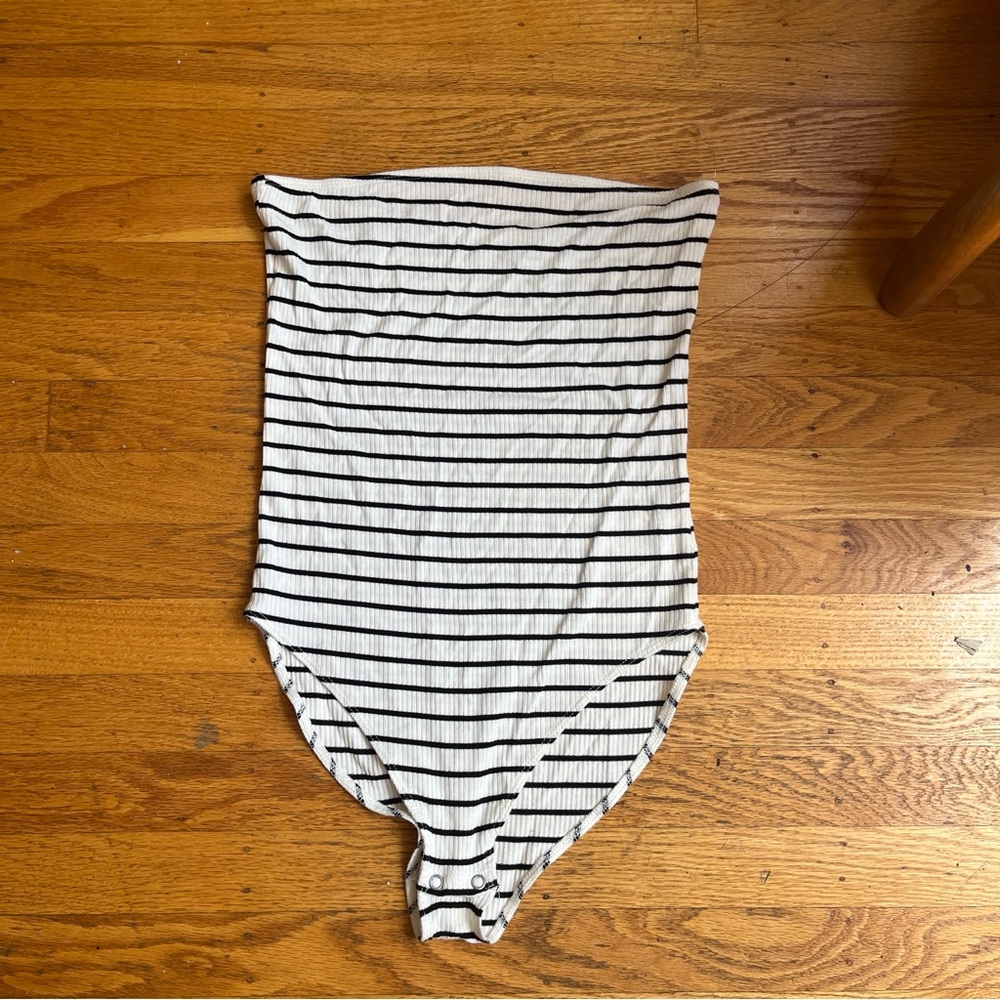 AE Tupe top bodysuit